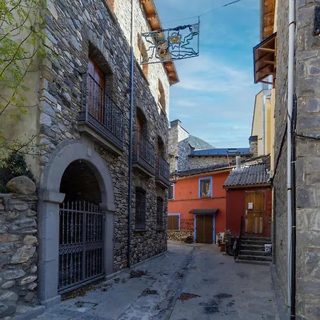 Belvilla By Oyo In Benasque, Cleaning Included *