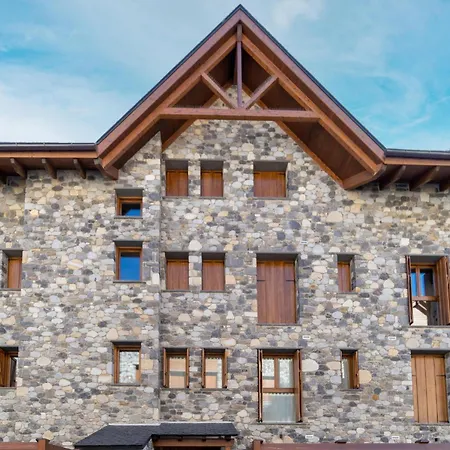 Stone House Near Cerler Resort, Cleaning Included Benasque